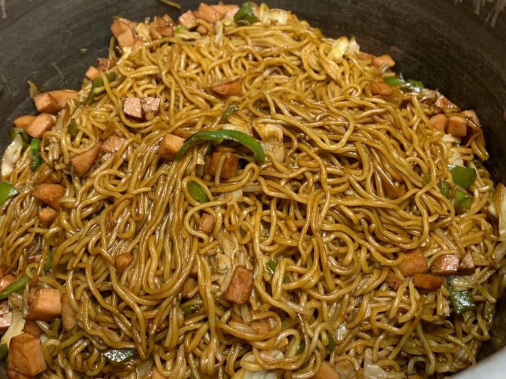 有閑倶楽部　焼きそば無料配布