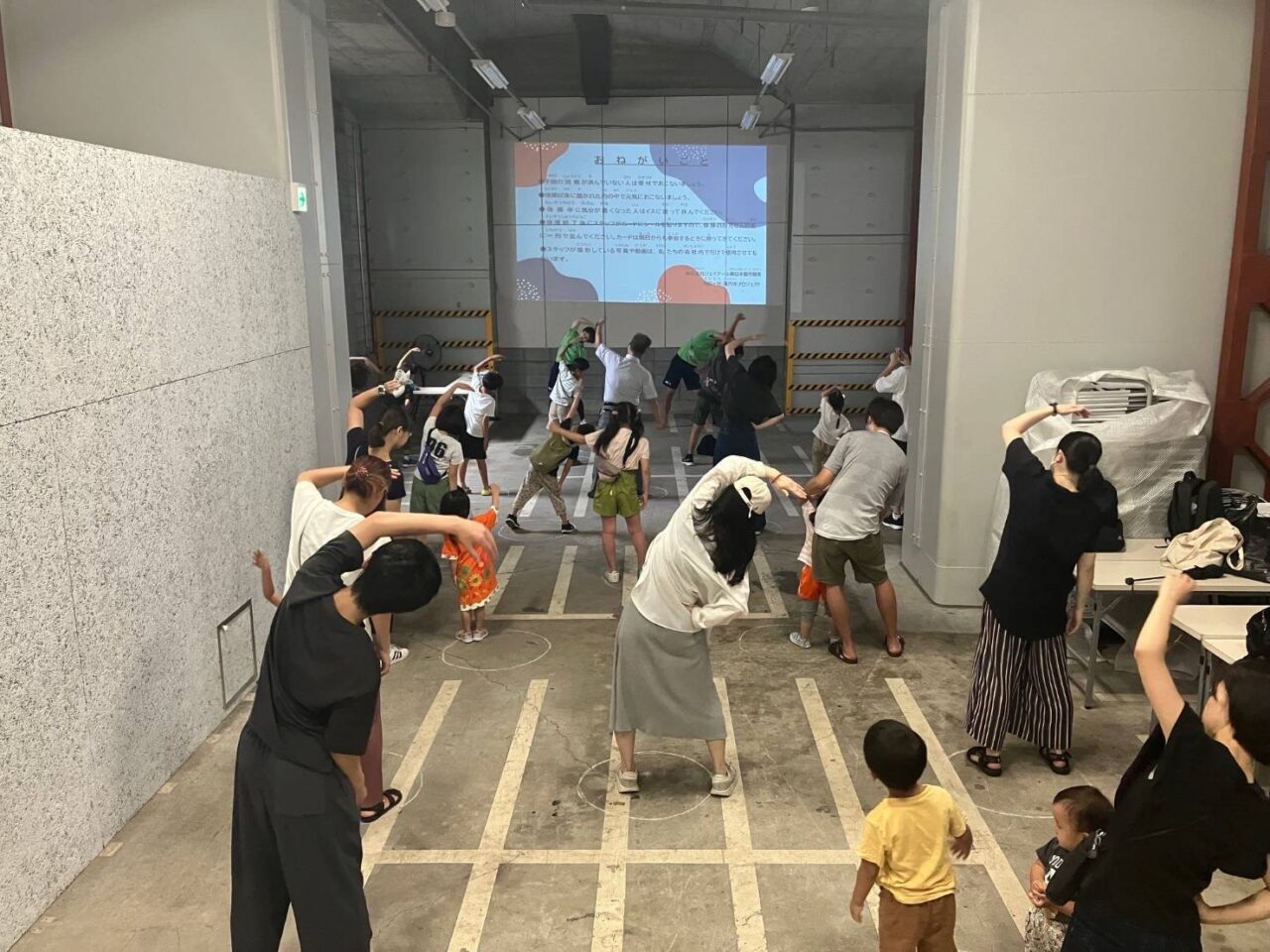 高架下ラジオ体操