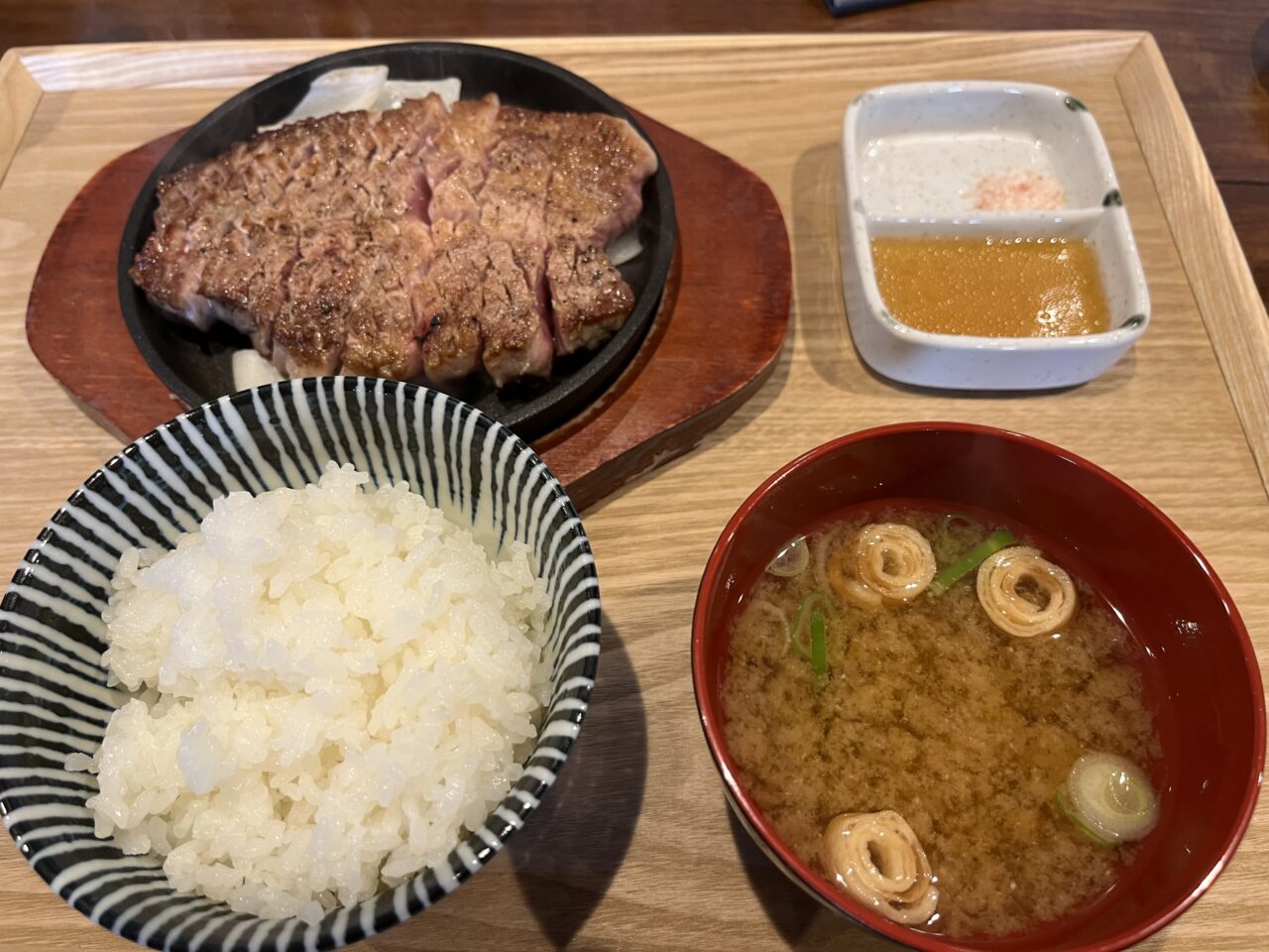 虎八　豚ステーキ定食