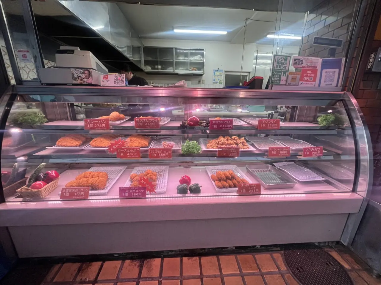 東海屋　ガラスケース